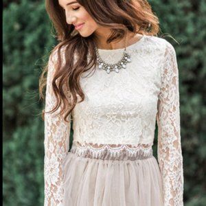 Maniju Cropped Lace Cream Top Long Sleeve Scalloped Hem Plus Size